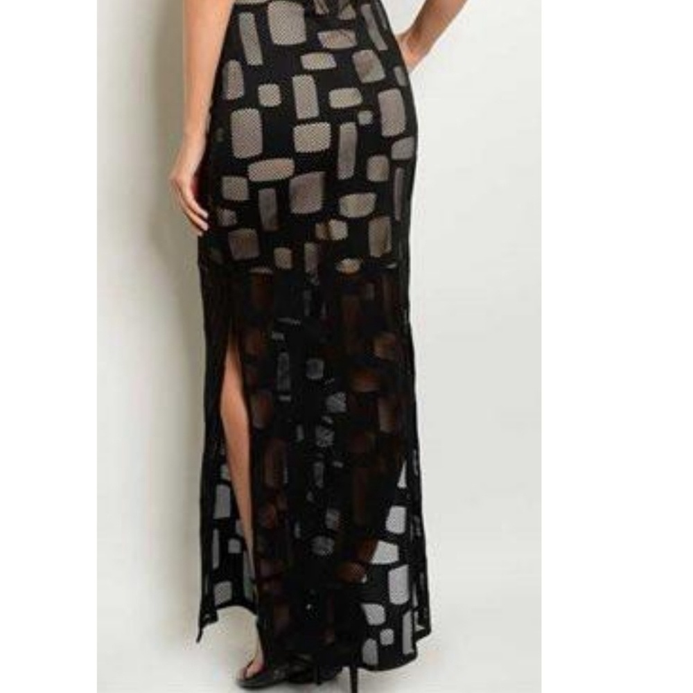 HOST PICK NWT BLACK MAXI DRESS WITH SIDE SLIDE - Picture 7 of 7